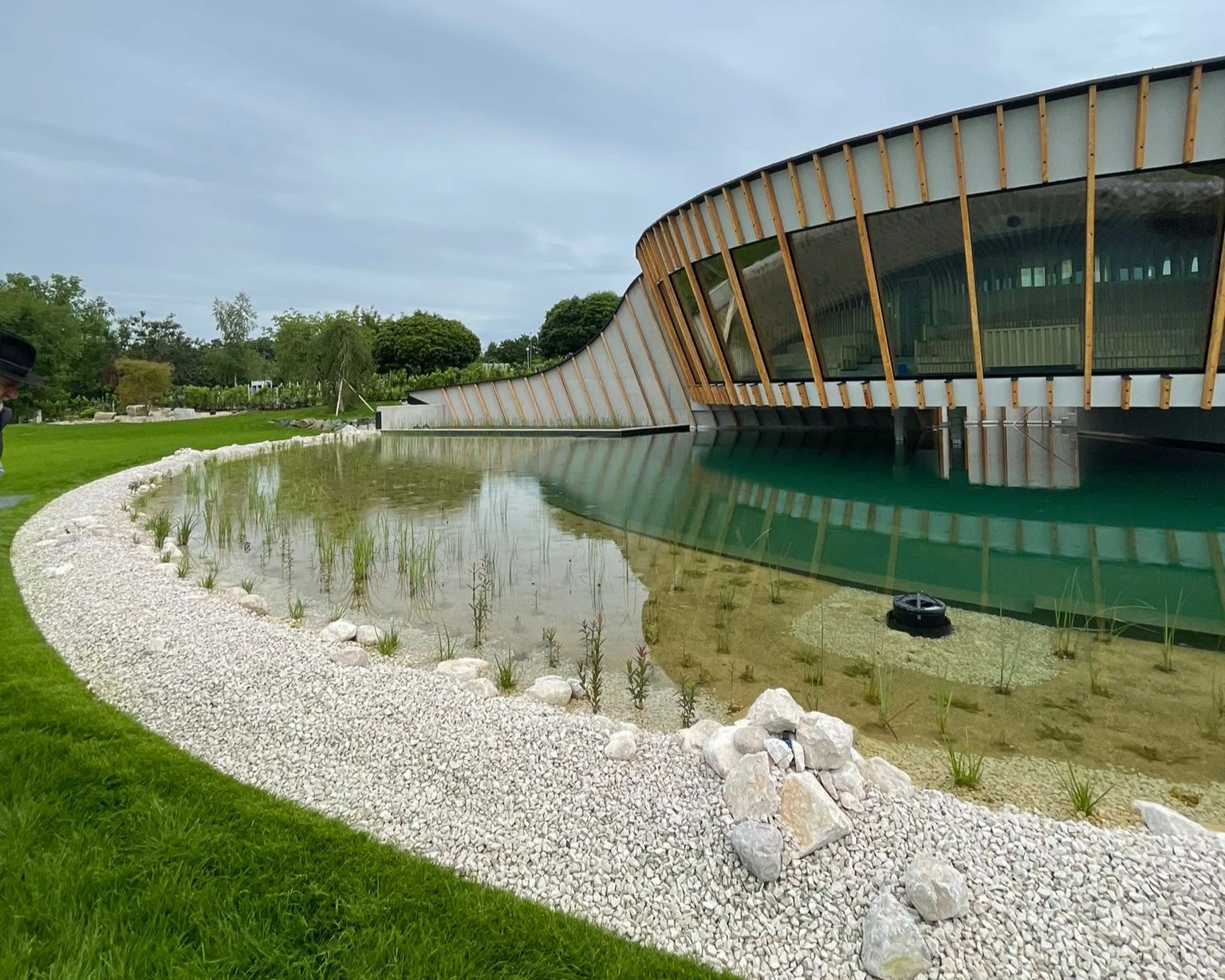 97138B00 2E43 4C76 A2f3 D09e3a64a7f5