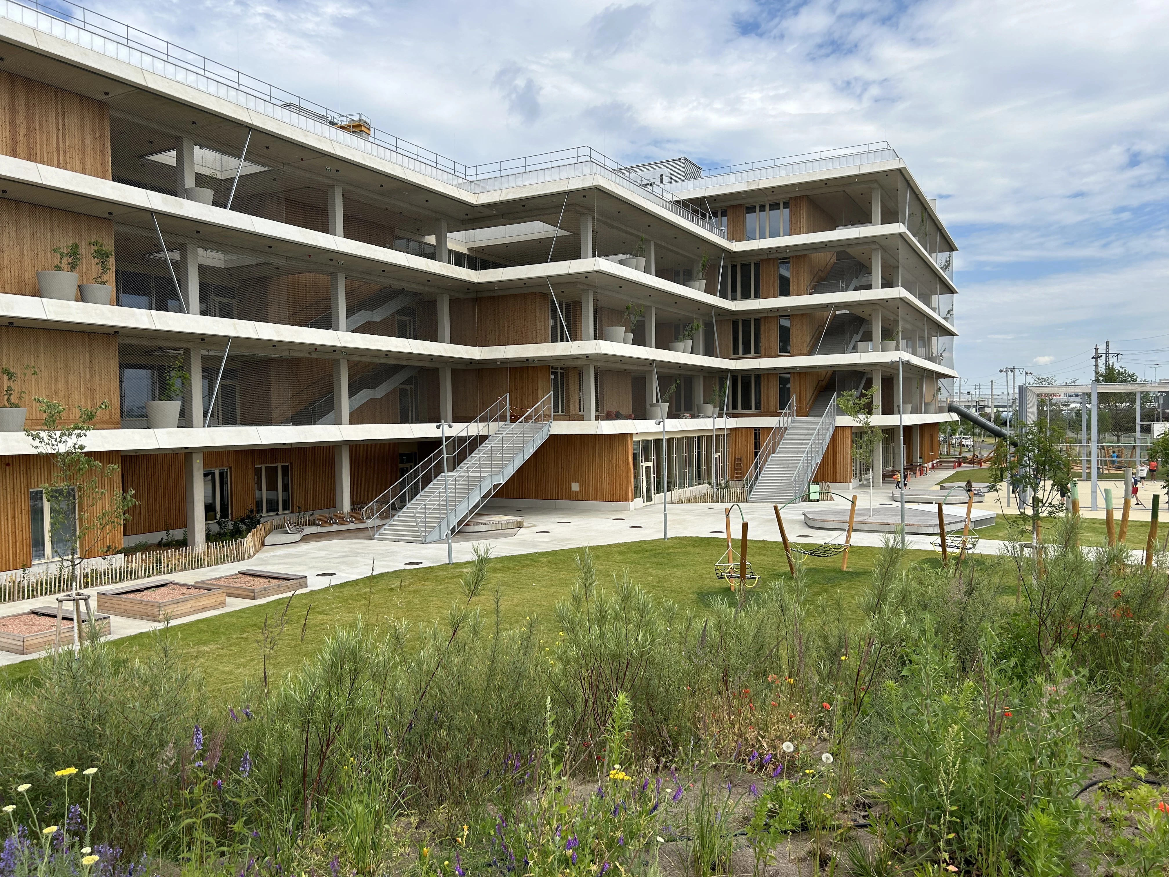 Schule Leopold Kohr Straße Wien AT (10)