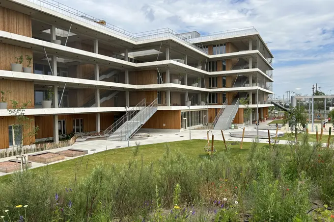 Schule Leopold Kohr Straße Wien AT (10)