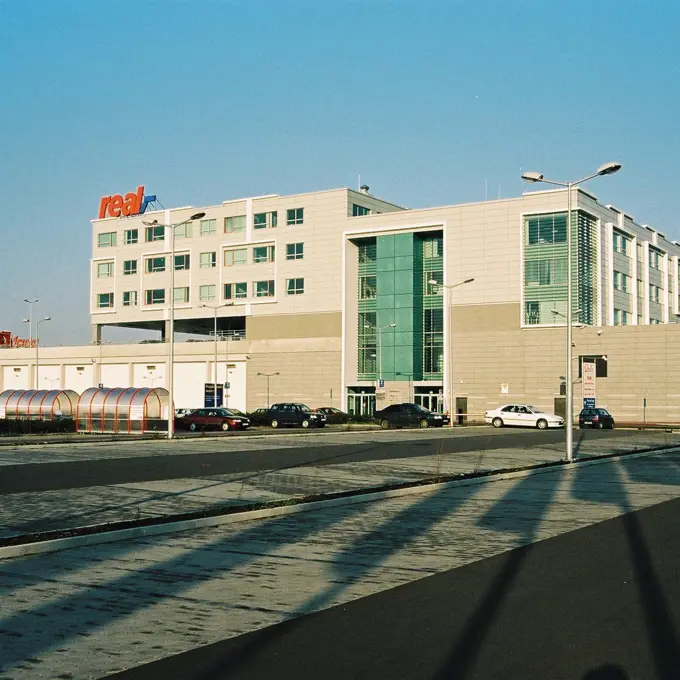 Ganz Geb. Real Metro